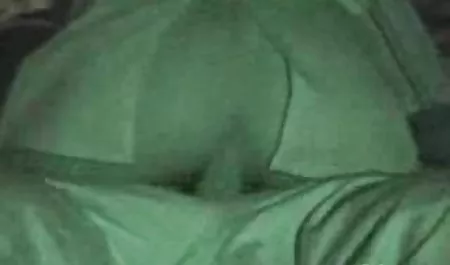 سبزه cums در طبقه دانلود بازی های سکسی برای اندروید اتاق نشیمن از لعنتی با دستگاه جنسی