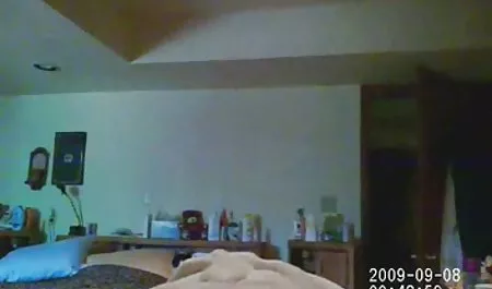 لاتینا در طول رابطه جنسی شورت بازی سکسی اندروید دانلود های کوتاه و شورت صورتی را برداشته است