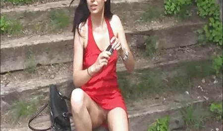 جوجه بلوند وارد آشیانه شد و دستگاه سکس را آزمایش کرد دانلود بازی سکسی گوشی اندروید