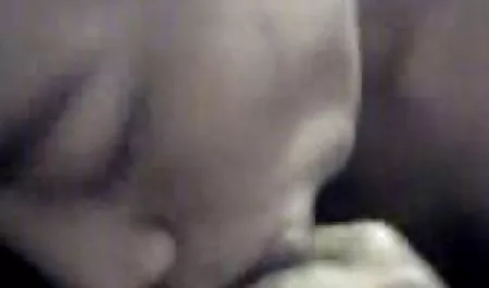 زن آبنوس مجعد با لباس زیر زنانه قرمز ، از blowjob می دهد و دانلود بازی سکسی برای گوشی اندروید الاغ خود را برای لعنتی بیدمشک می کند