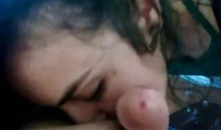 هاهال جوان یک سبزه دانلود بازی سکسیاندروید در جوراب ساق بلند و لعنتی بیدمشک