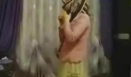 همسر خروس هیجان زده همسر دانلود بازی سکسیاندروید انگشت پا را با پاهای ملایم انگشت می زند