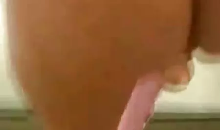 چند نفر پس از یک باند باند ، چهره یک سبزه جوان را با اسپرم دانلود بازی سکسی رایگان اندروید ریختند