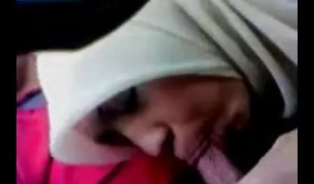 ماچو میشل تیلور دانلود رایگان بازی سکسی اندروید را به صورت كنیلینگوس ساخت و دستگاه را داخل آن قرار داد