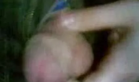 یک آدمک در گلف های سیاه ، تنه زن را نوازش می دانلودبازیسکسی برای اندروید کرد و خودش را در ماندا به او هدیه می کرد