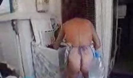 ورزش ها بعد از تمرین با یک توپ تناسب اندام واحد یک دانلود بازی های سکسی برای اندروید مرد ورزشی را زینت بخشند