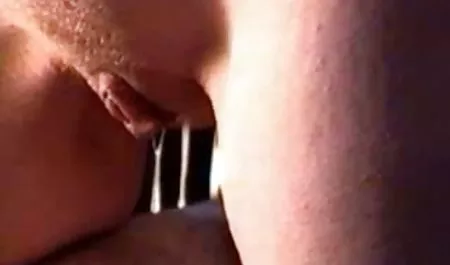 یک دختر غیررسمی با شلوار لاتکس خودش را دانلود بازی های سکسی اندروید جلوی یک وب کم لمس می کند