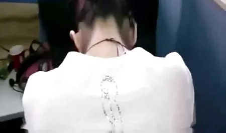 این دختر در یک ژاکت صورتی از قسمت فوقانی پرش دانلود بهترین بازی سکسی اندروید کرده و به مقعد سرطان می دهد